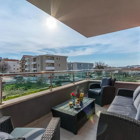 Urban With Private Pool *