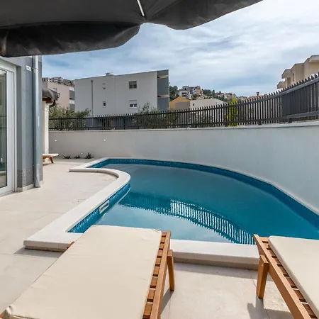 Urban With Private Pool Apartamento *