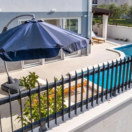 Urban With Private Pool *