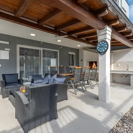 Urban With Private Pool *