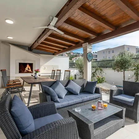 Urban With Private Pool *